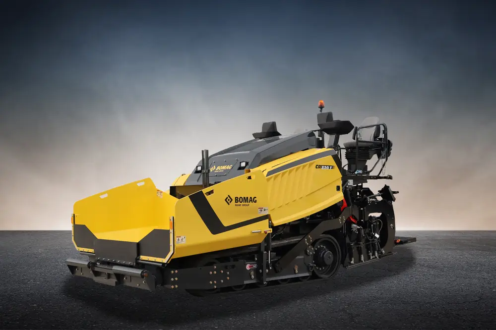BOMAG’s CR 820 T-2 Paver and Versa 16 Screed