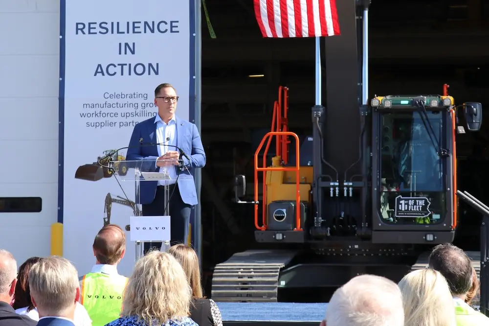 Scott Young, Head of Region North America for Volvo CE, speaks to the crowd.