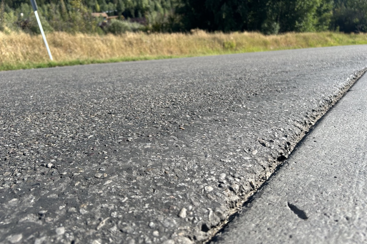 Because RePlay dries clear, no cleanup is necessary where the product overlaps the seam between asphalt pavement and concrete curbs.