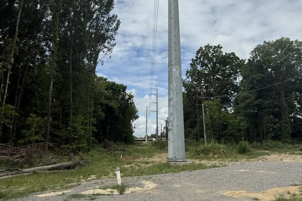New transmission tower infrastructure bypasses the intersection of Lamar Avenue and Shelby Drive.