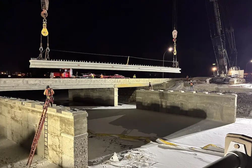 Crews set beams on the westbound I-90 Cedar River bridge.