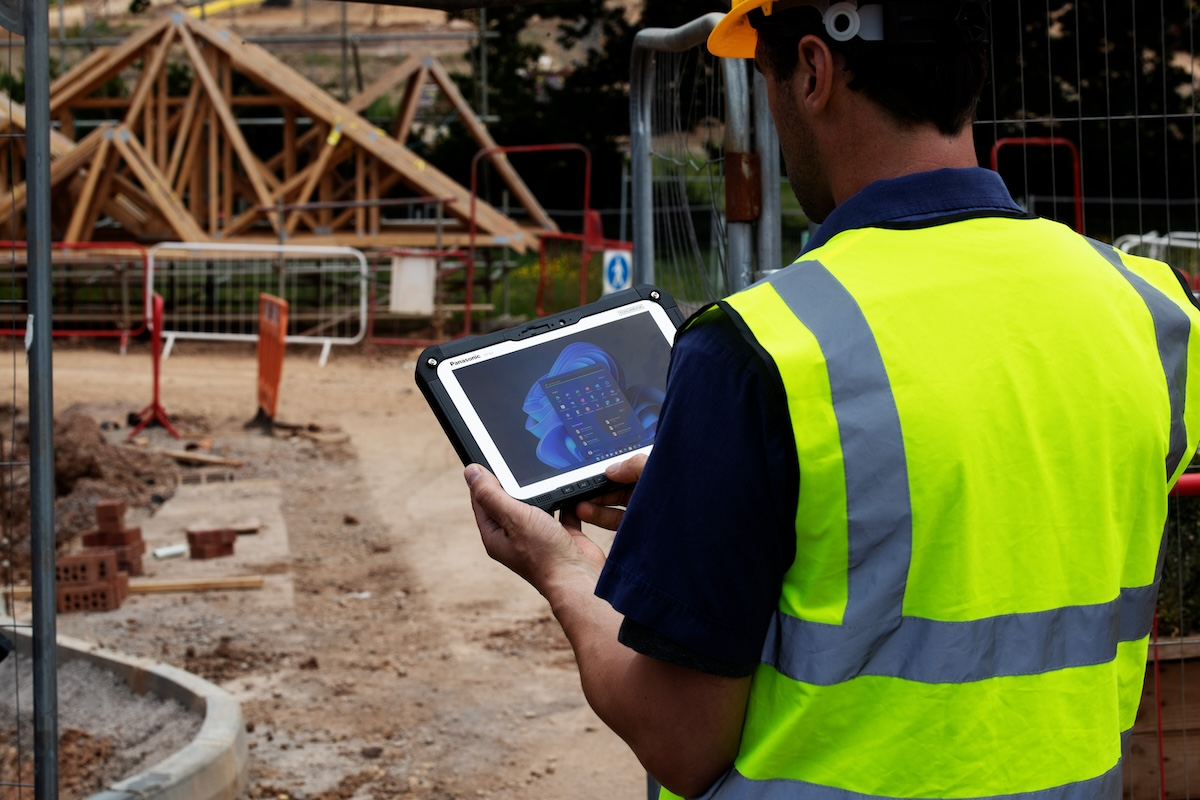 Rugged mobile solutions enable technicians to manage work orders on site.