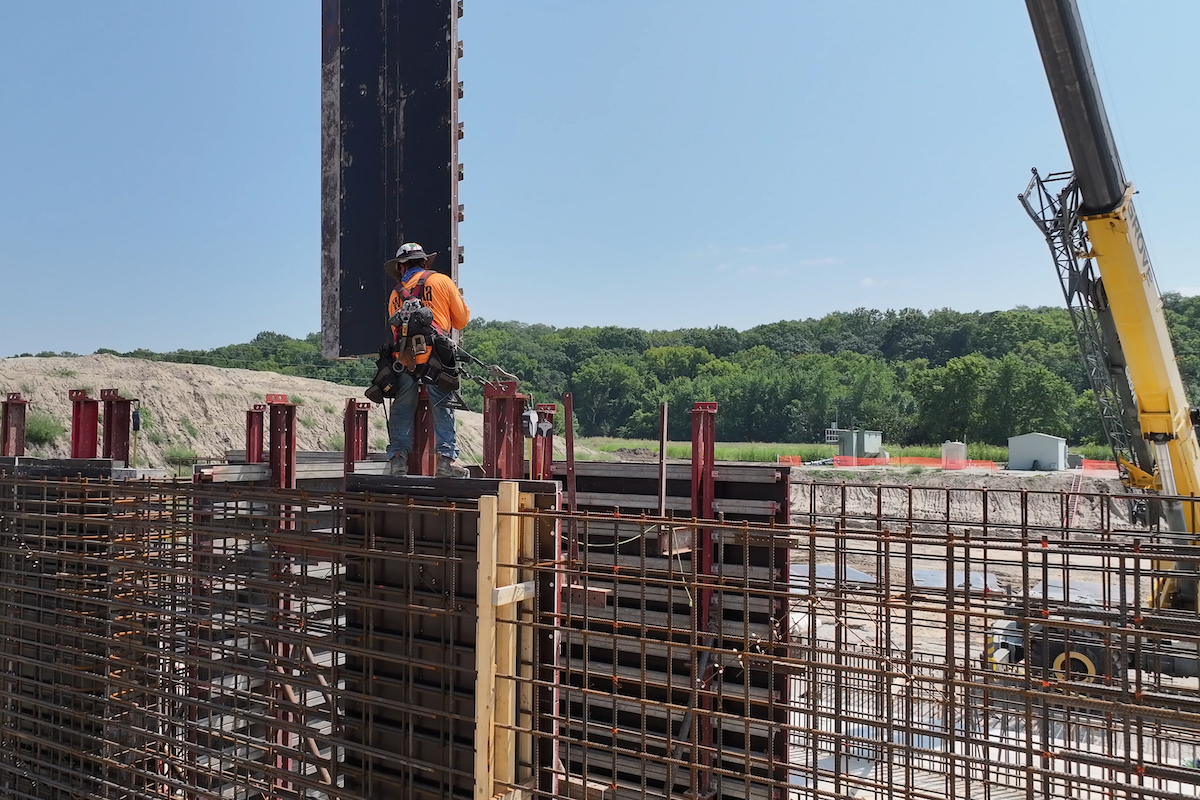 By self-performing the cast-in-place concrete, CAS helped with speed, quality control, and cost efficiency.