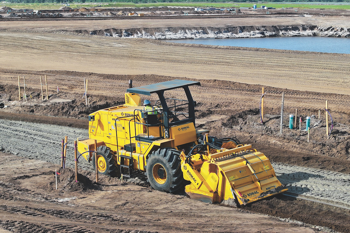 The BOMAG RS 360 Soil Stabilizer/Recycler helps RIPA operators strengthen and stabilize soil by adding binding agents.