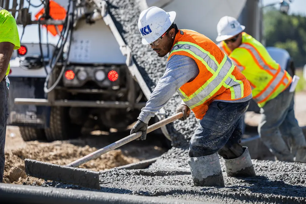 KCI concrete crews work on I-55 in Jefferson County.