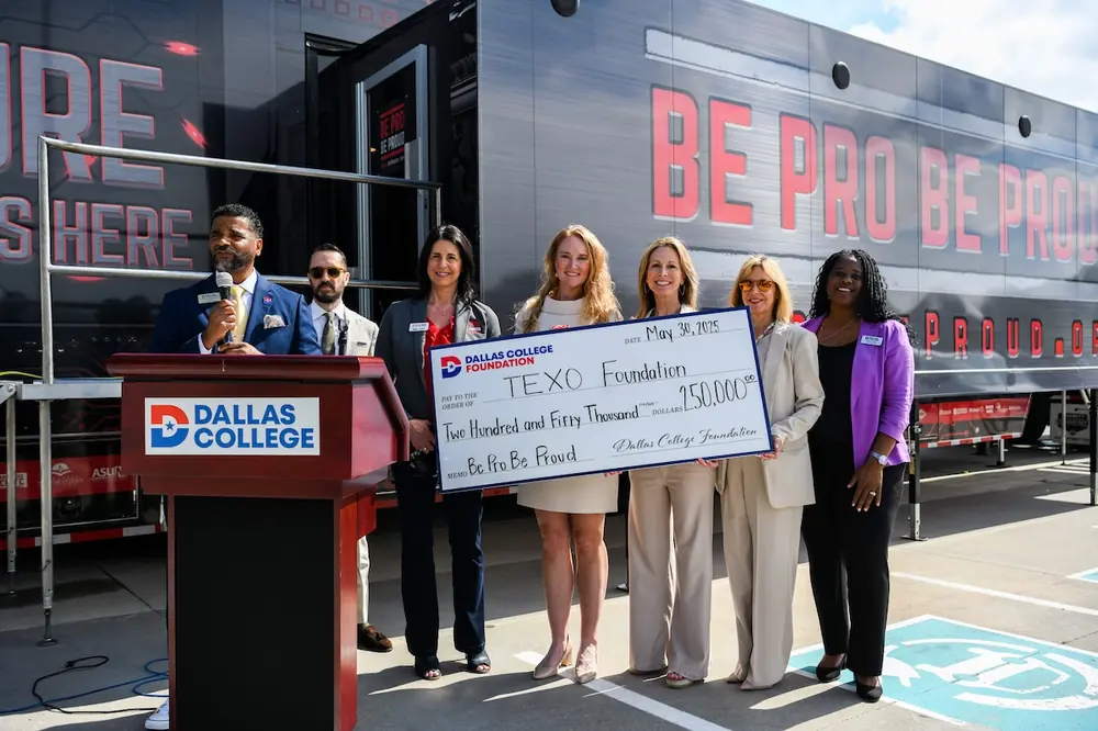 Dr. Rick Smith announces the $250,000 donation from the Dallas College Foundation.