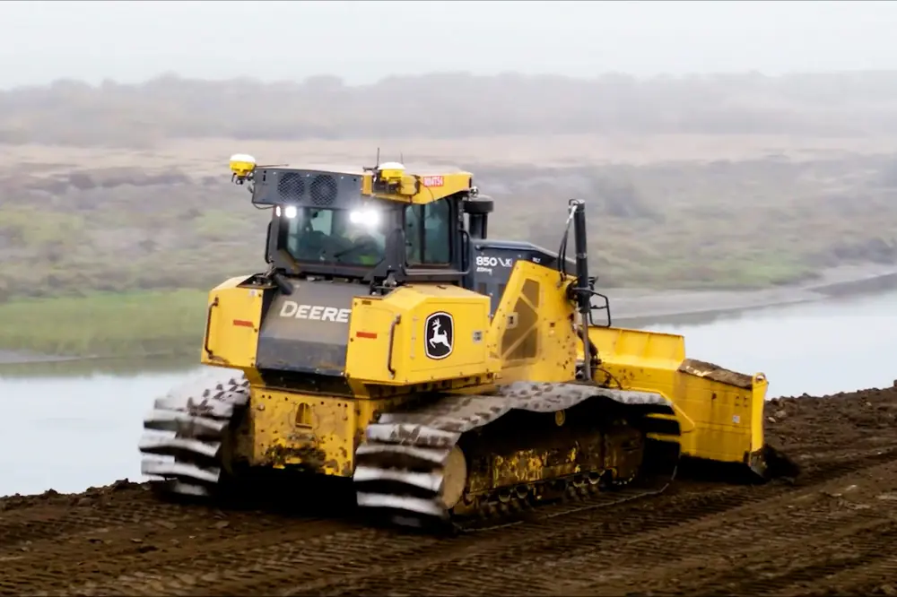 Westlund Excavating recently added the John Deere 850 X Crawler Dozer to the company’s 40-plus machine fleet.