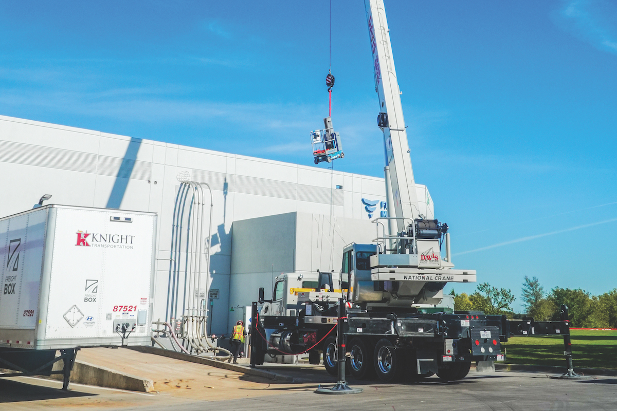 Davis Crane Group uses 60-ton National Crane NBT60XL Boom Trucks for a variety of projects in Texas.