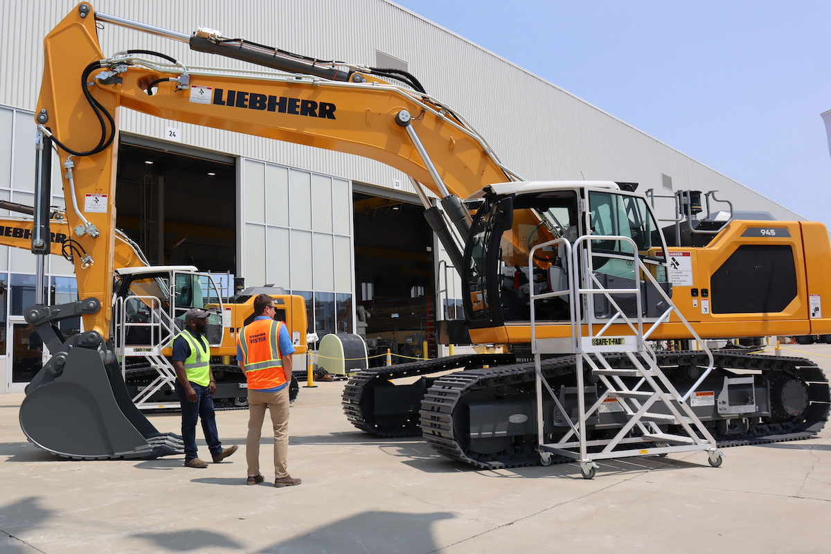 Attendees were able to get hands-on knowledge from Liebherr product experts at the Liebherr LES 2025 Open House.