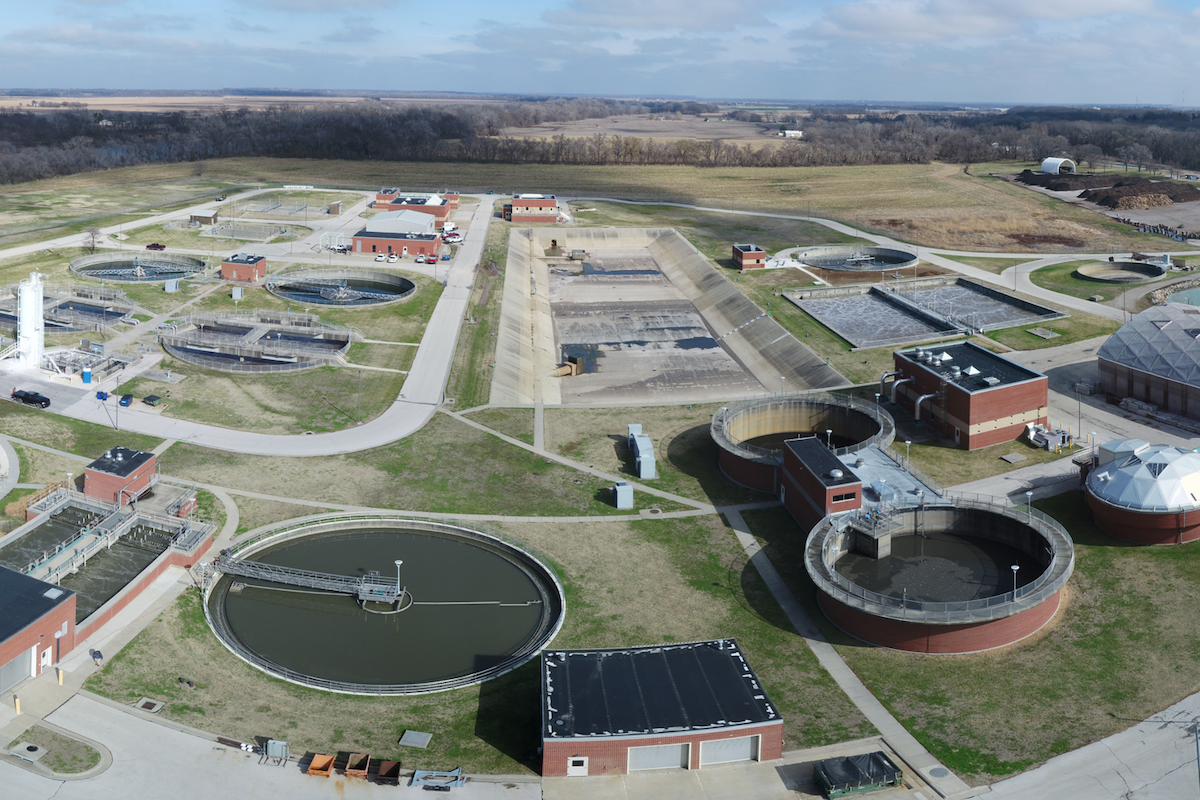 An aerial view of the Kansas River wastewater treatment facility showcases advanced infrastructure dedicated to safeguarding water quality and supporting the region’s environmental sustainability.