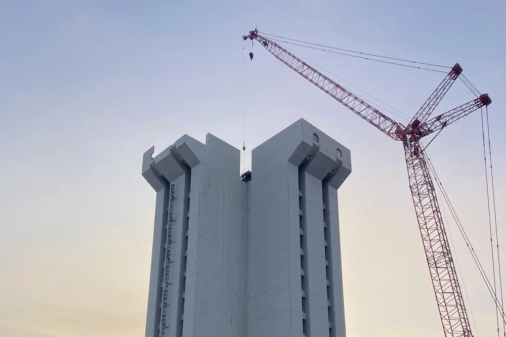 O’ROURKE selected a top-down, slab-by-slab deconstruction approach for the Crosley Tower project. (Photo courtesy of Skanska)