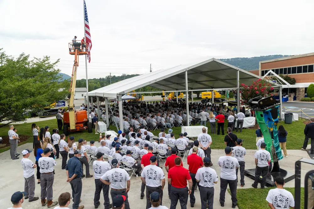 Hundreds of employees from Komatsu’s Chattanooga plant joined together to celebrate the 40th anniversary of the facility.