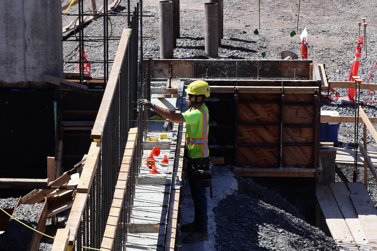 MSH’s crew preps for an upcoming foundation pour. The company’s work ranged from installing foundation pile caps and grade beams to structural slab-on-deck pours.