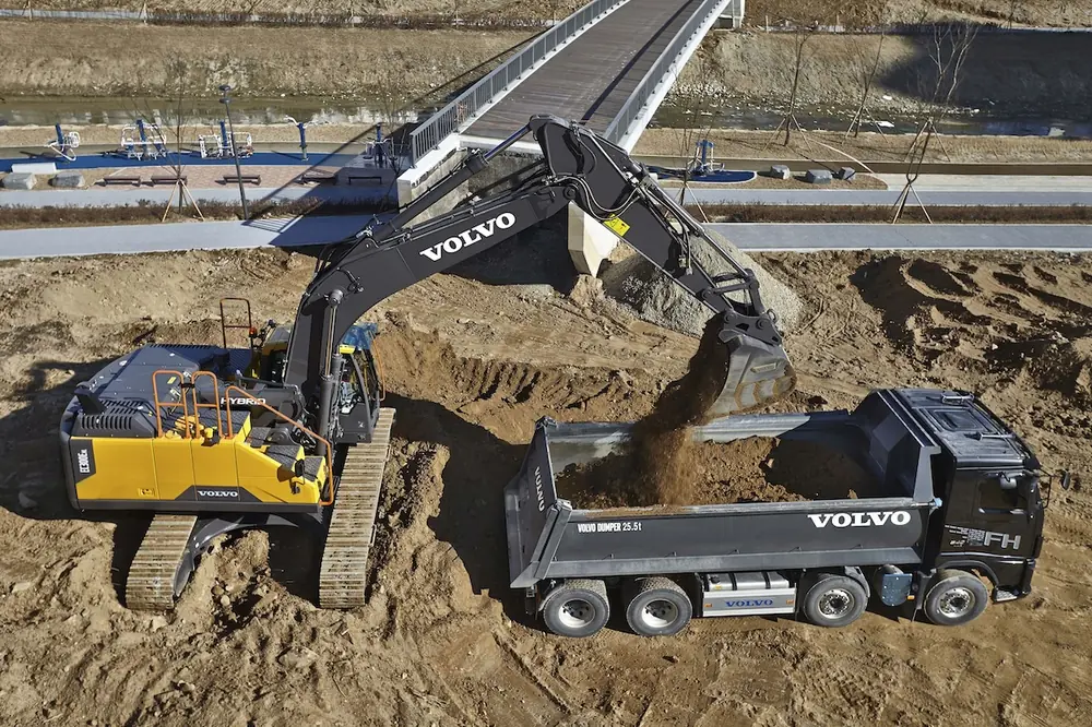 Volvo EC300 Hybrid Excavator