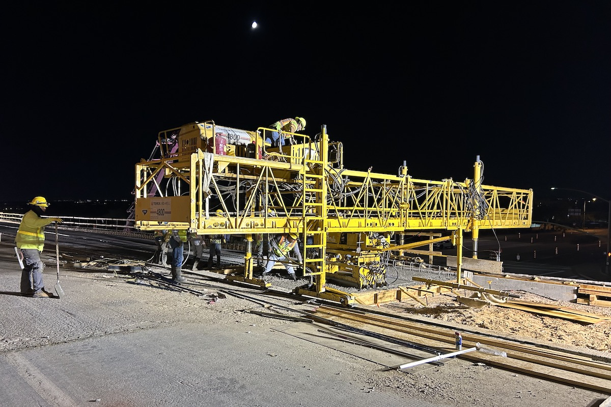 Crews work at night to add concrete pavement along Loop 101 in north Scottsdale. In addition to mainline widening, several exit and entrance ramps have been reconstructed to fit with the freeway's updated configuration.