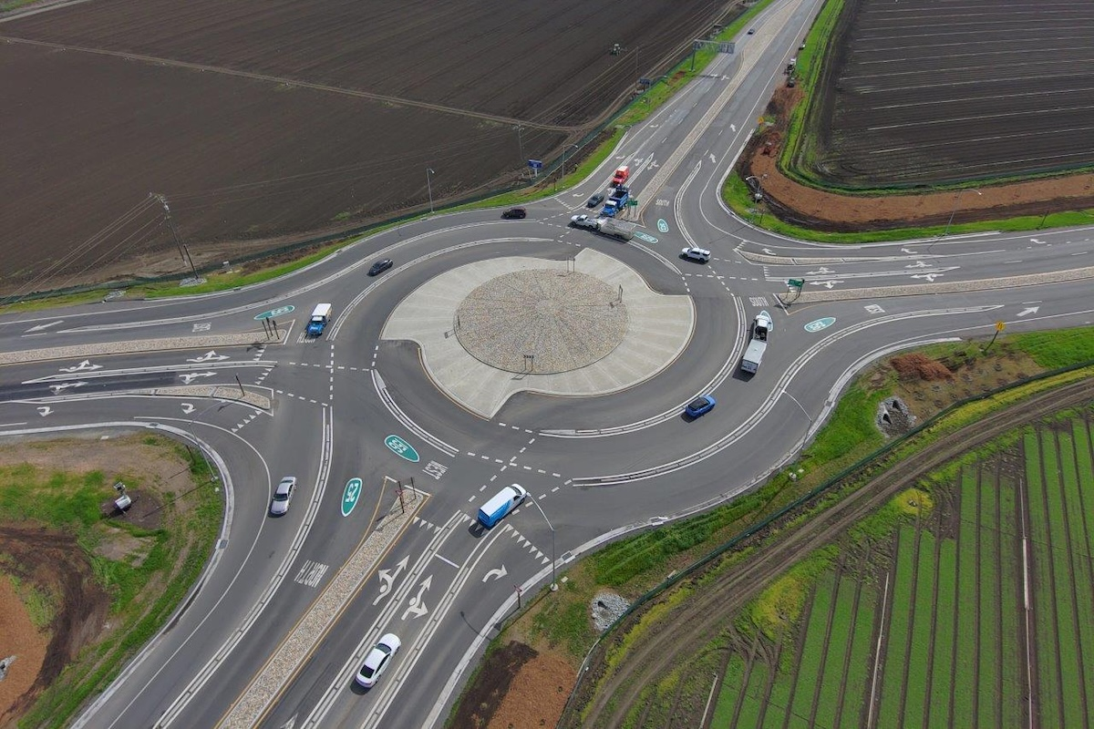 The SR 25/SR 156 turbo roundabout reduced the number and severity of collisions while improving traffic flow.