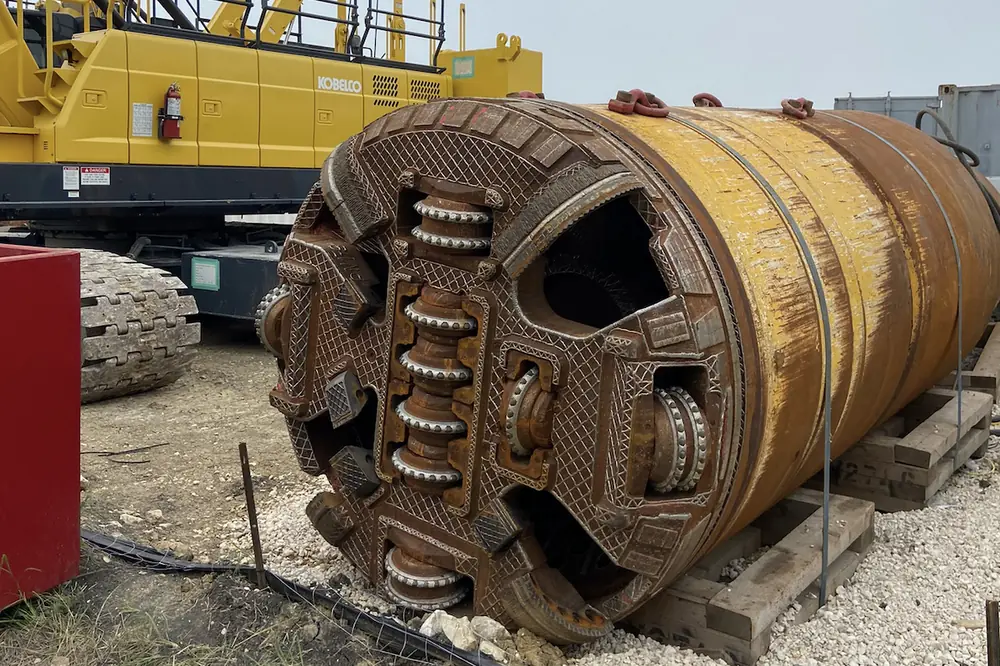 A 60-inch microtunnel cutting head was used during the tunnel operation.