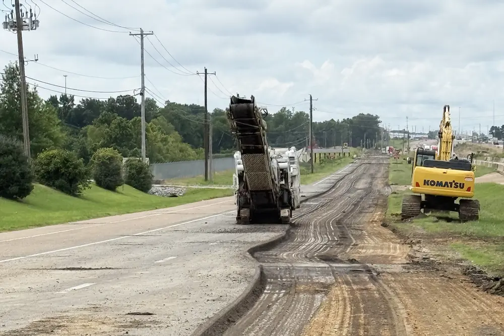 Asphalt milling is performed along the westbound lanes of Lamar Avenue between Shelby Drive and Pleasant Hill Road.