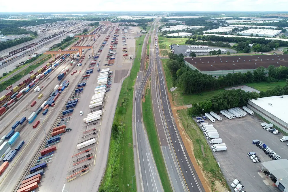 Pictured here is Lamar Avenue looking south from Concorde Road at the Phase 2A transition.