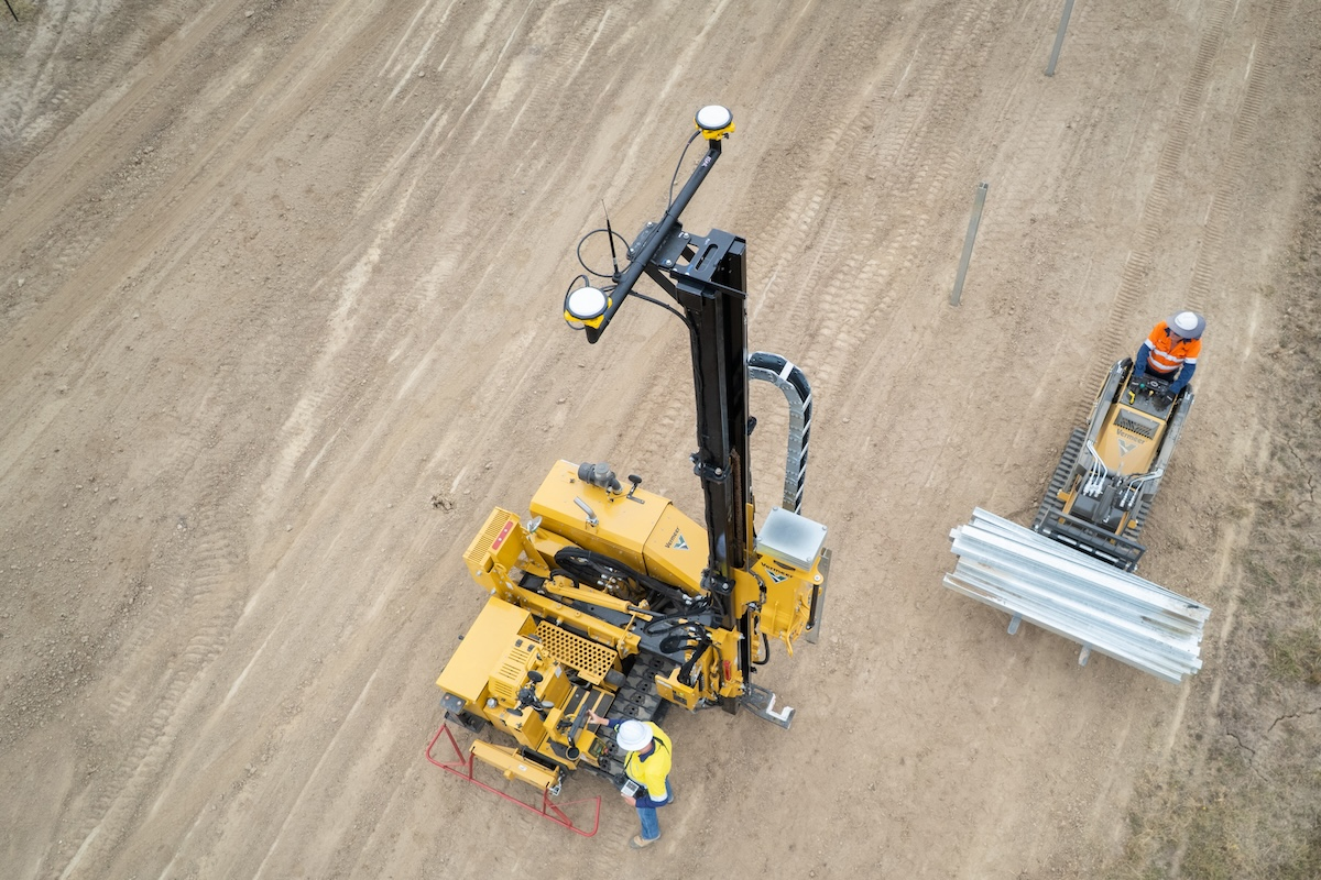 Trimble Groundworks integrates with Vermeer remote-controlled pile drivers to optimize productivity and safety in solar farm construction.